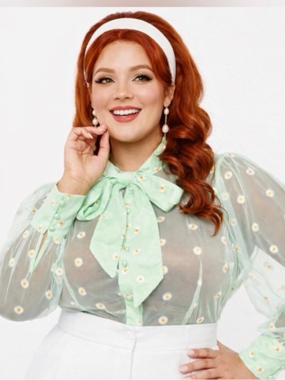 NWT - Unique Vintage Green & White Daisy Print Sheer Gwen Blouse - XL/14